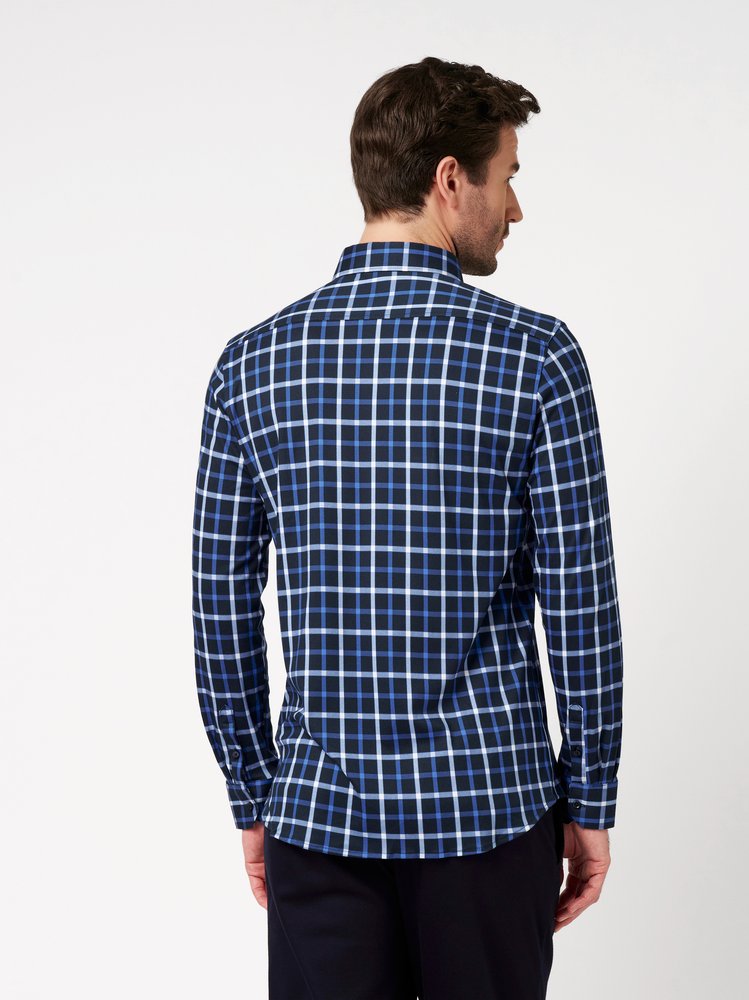Mens shirt essential kent in blue big check, back view worn by model
