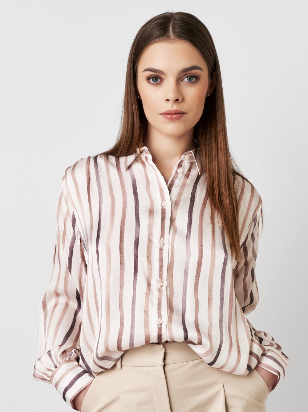Bluse Lena irregular stripe sand beige Vorderansicht Bluse Lena irregular stripe sand beige Vorderansicht