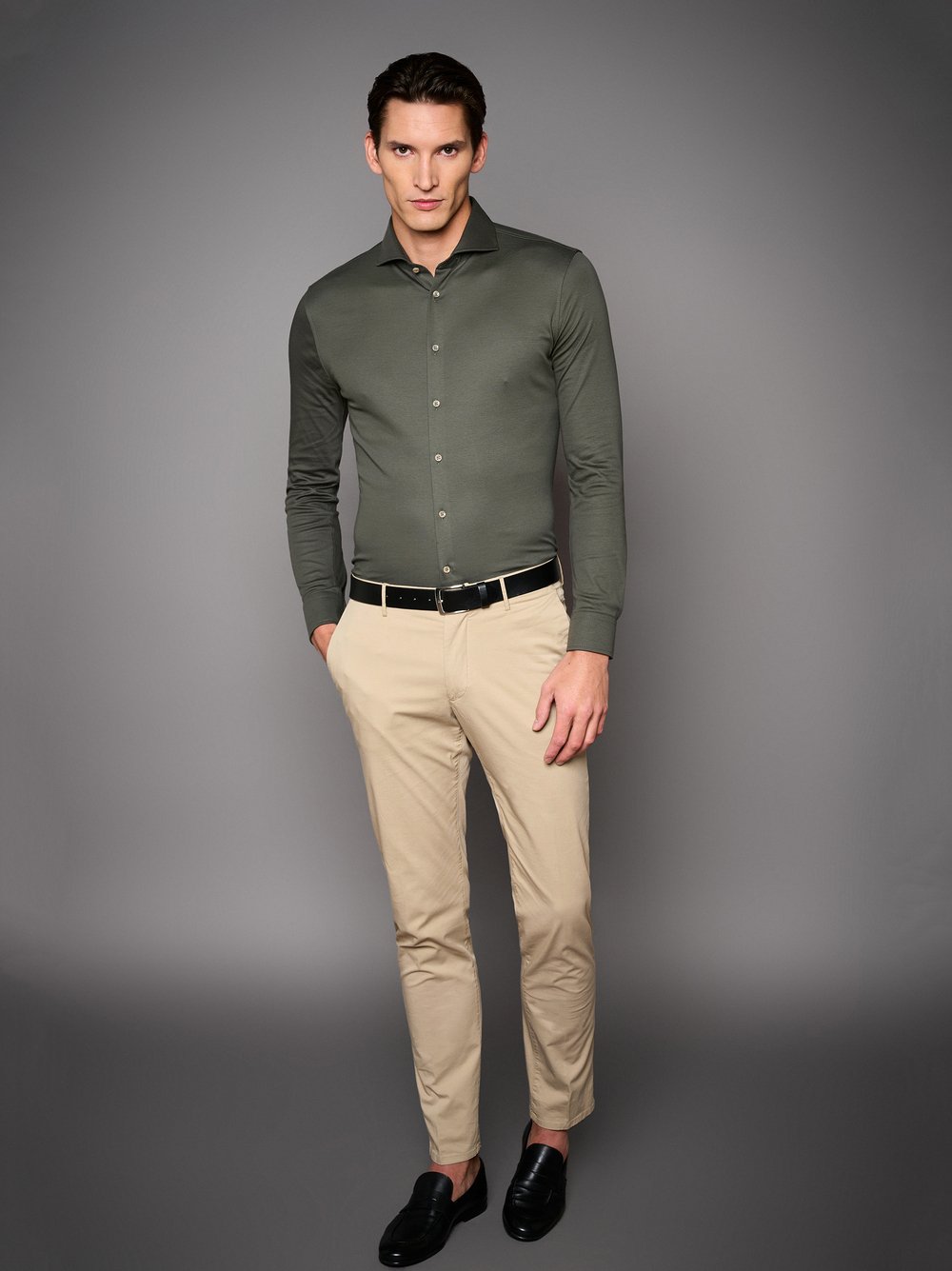 Hemd Luxury Hai deep moss solid Outfitansicht