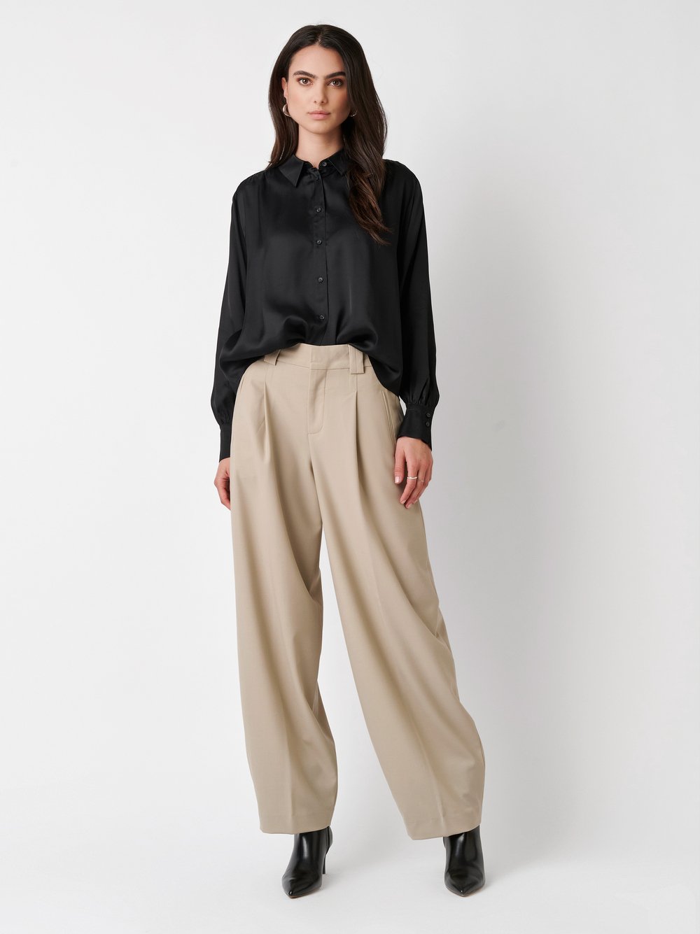 Blouse Lena black outfit view Blouse Lena black outfit view