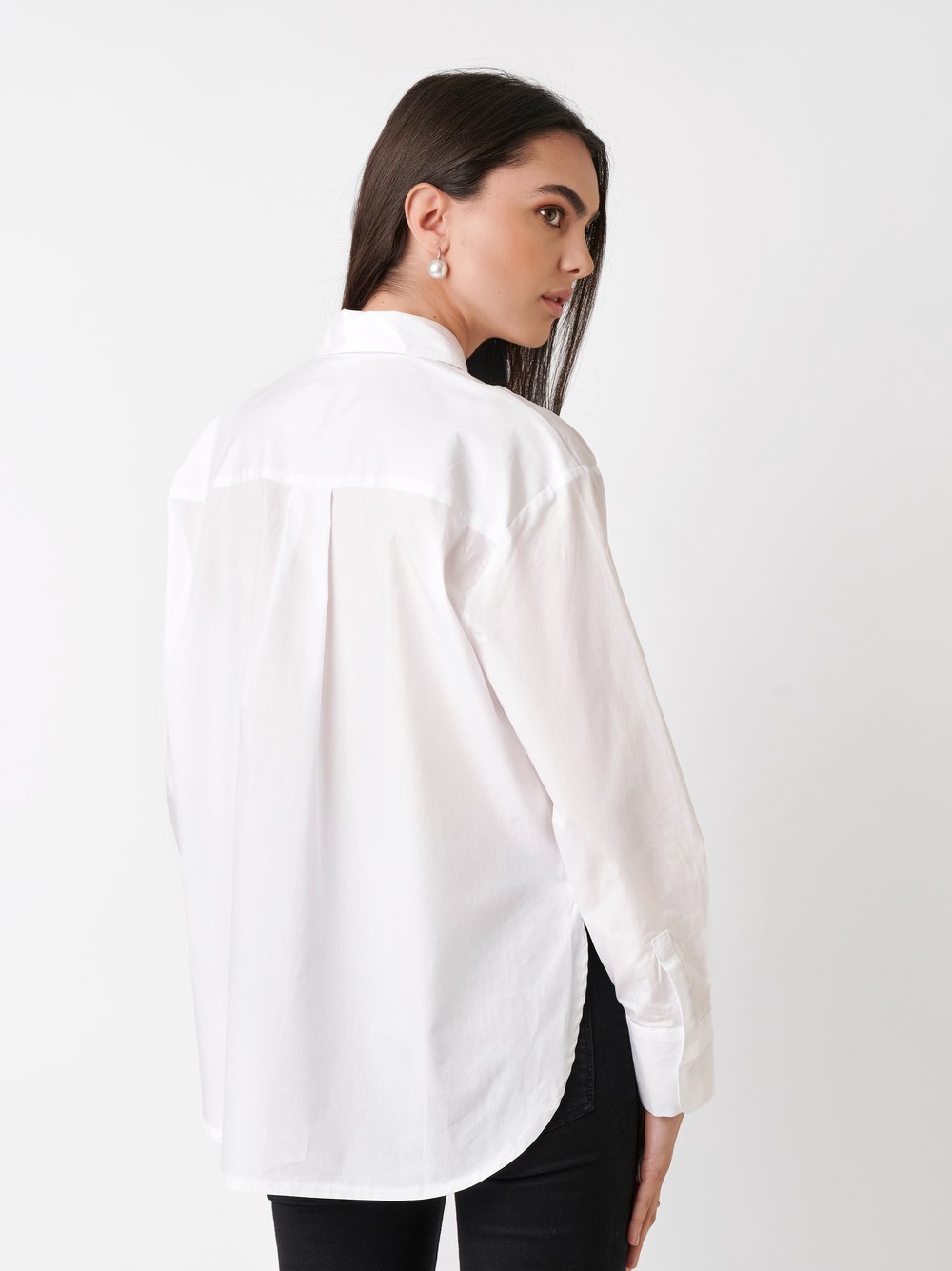Blouse Finja white popeline rear view Blouse Finja white popeline rear view