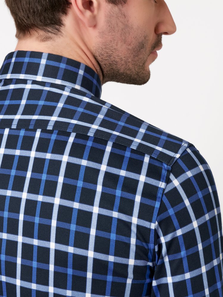 Mens shirt essential kent in blue big check, detail view