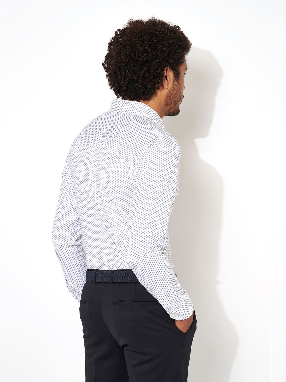Mens shirt casual kent in white with blue dots, back view worn by model