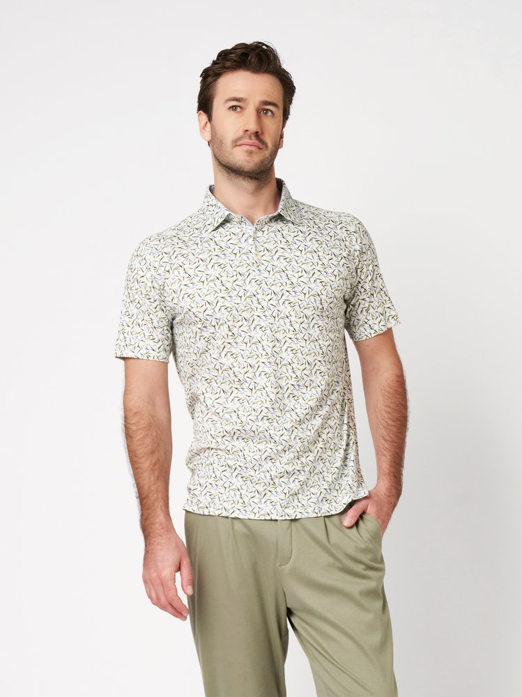 Herrenpolo Casual Kent in green blue reed, Frontansicht am Model getragen