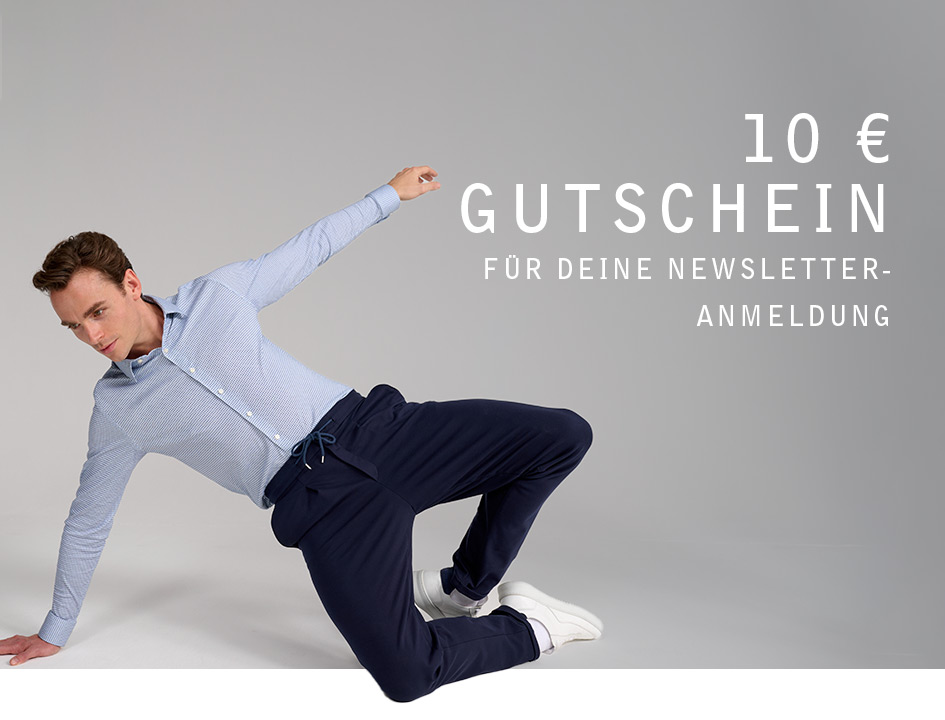 Mann in sportivem DESOTO-Look in dynamischer Pose – Teaser zur Newsletter-Anmeldung.