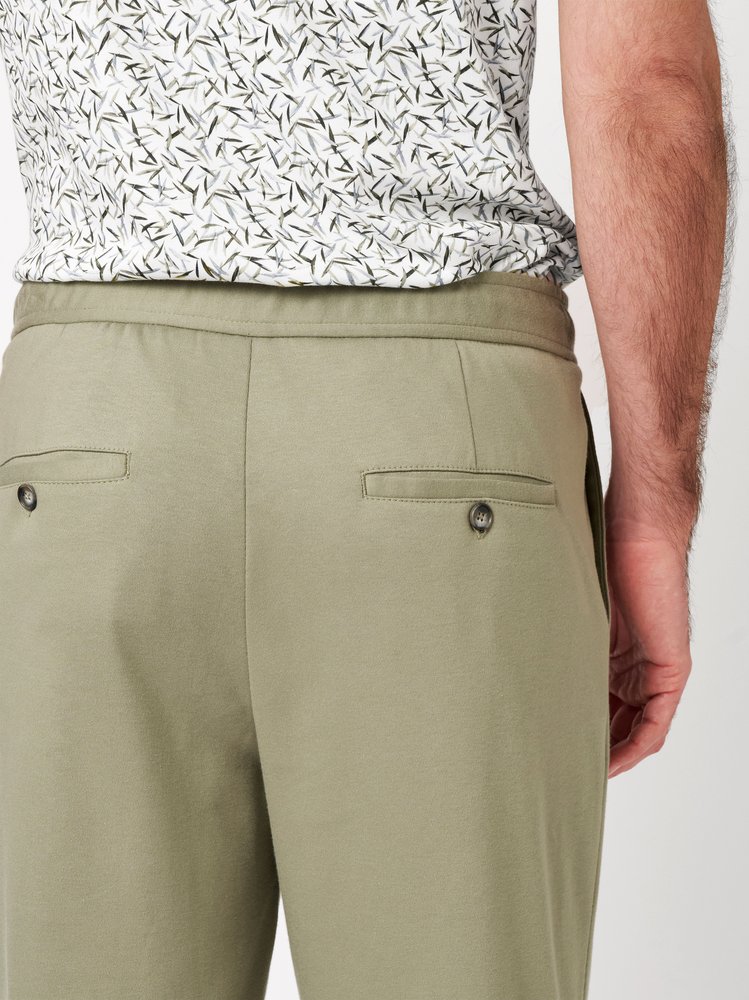 Mens trousers casual in solid green, detail view