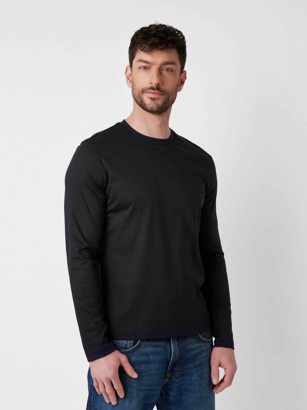 T-Shirt Casual Roundneck solid black front view T-Shirt Casual Roundneck solid black front view