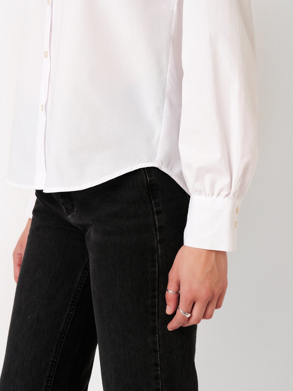 Damenbluse Lizzy in solid white, Detailansicht