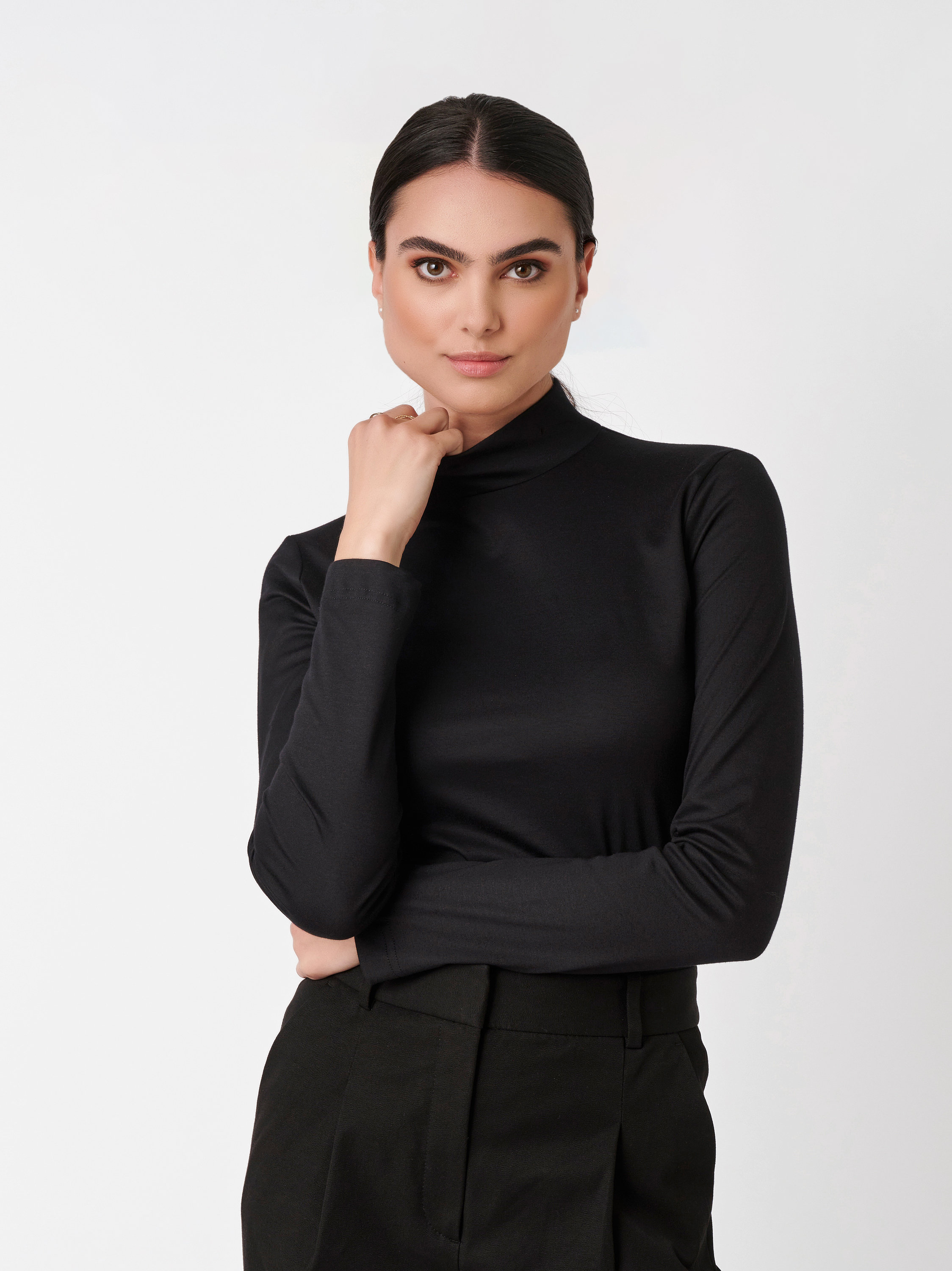 Sweater Anna black popeline front view Sweater Anna black popeline front view