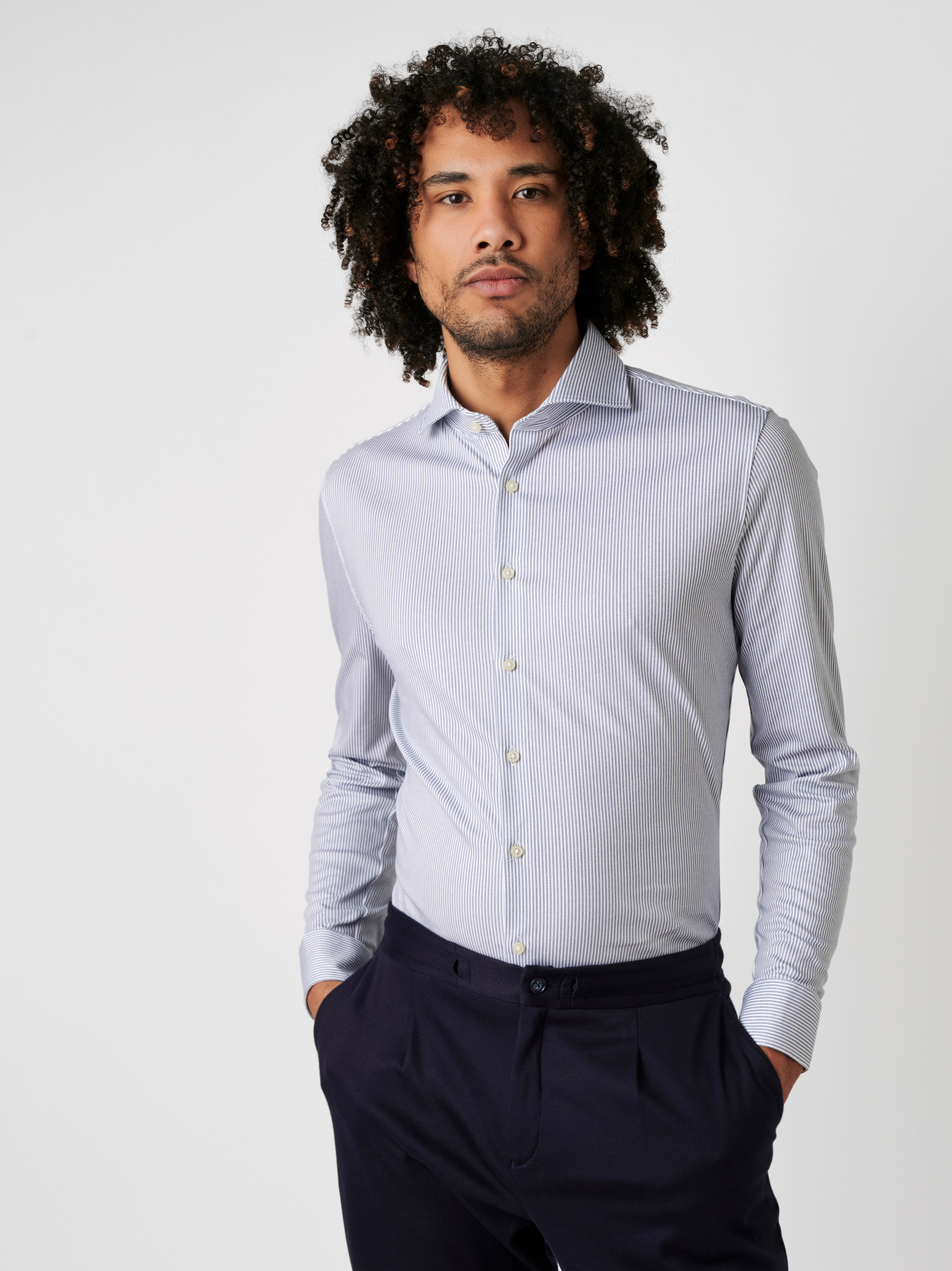 Hemd Essential Hai dark blue stripes Vorderansicht Hemd Essential Hai dark blue stripes Vorderansicht