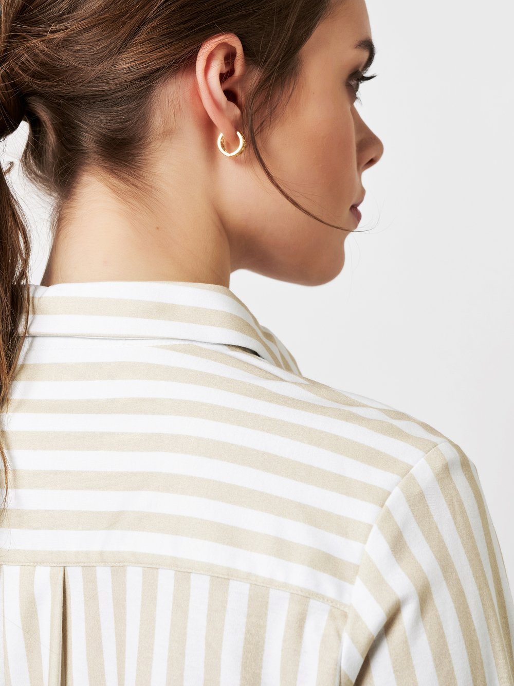 Bluse Lizzy creme bold stripes Detailansicht Bluse Lizzy creme bold stripes Detailansicht