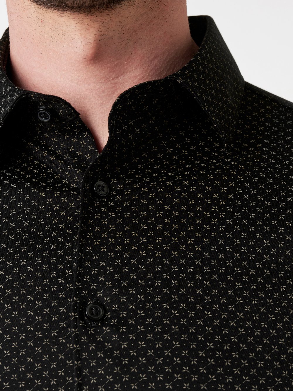 Shirt Casual Kent black beige flowers detail view Shirt Casual Kent black beige flowers detail view