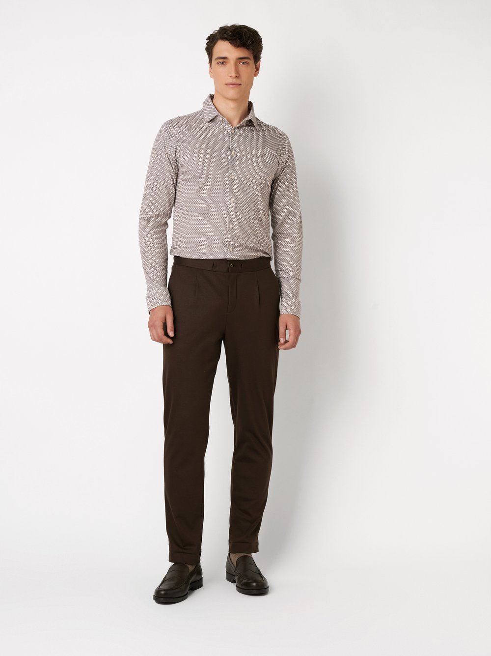 Mens trousers casual in solid brown, outfit view worn by model