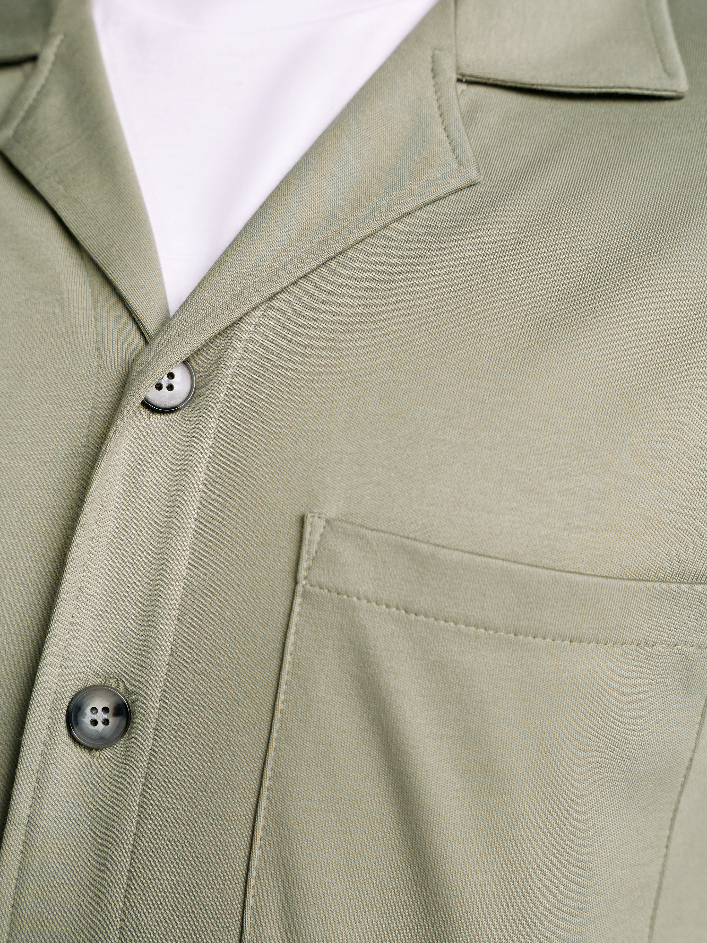 Mens shirt casual overshirt revers in solid green, detail view