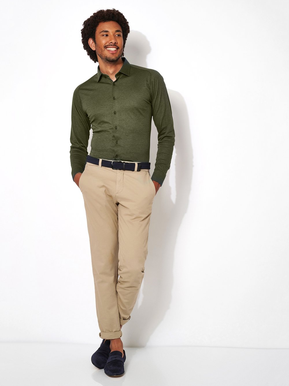 Mens shirt casual kent in forrest green pique, outfit view worn by model