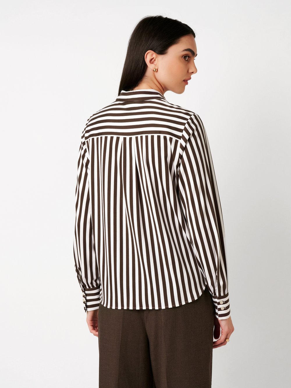 Womens blouse Lizzy in boldstripe mocha, back view worn by model