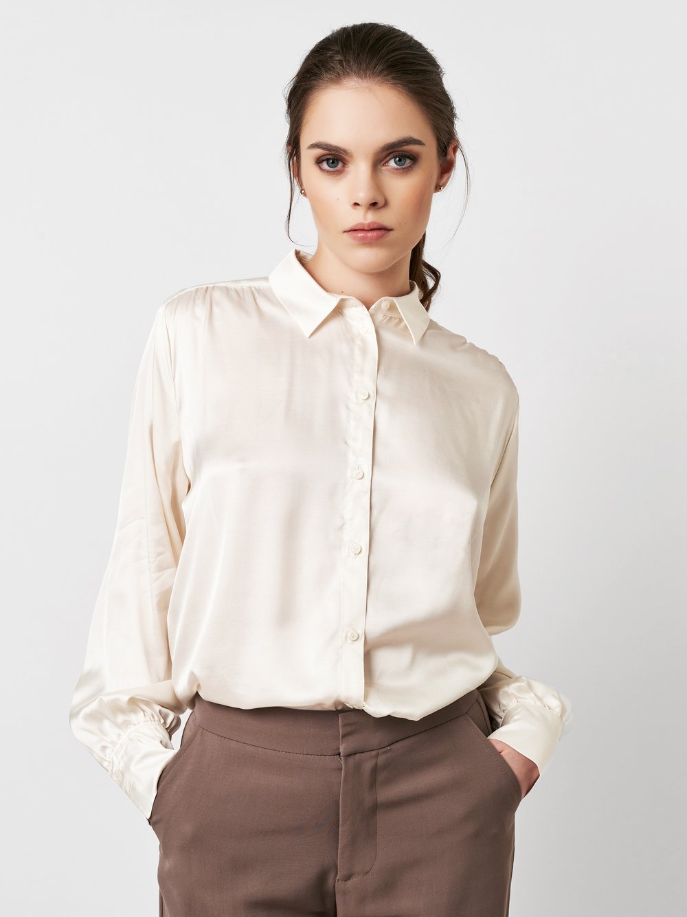 Blouse Lena cream front view