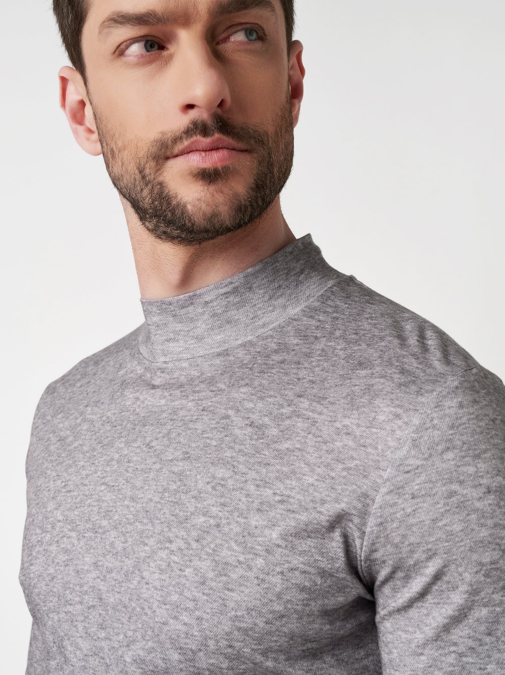 T-Shirt Casual Turtleneck grey flannel Detailansicht T-Shirt Casual Turtleneck grey flannel Detailansicht