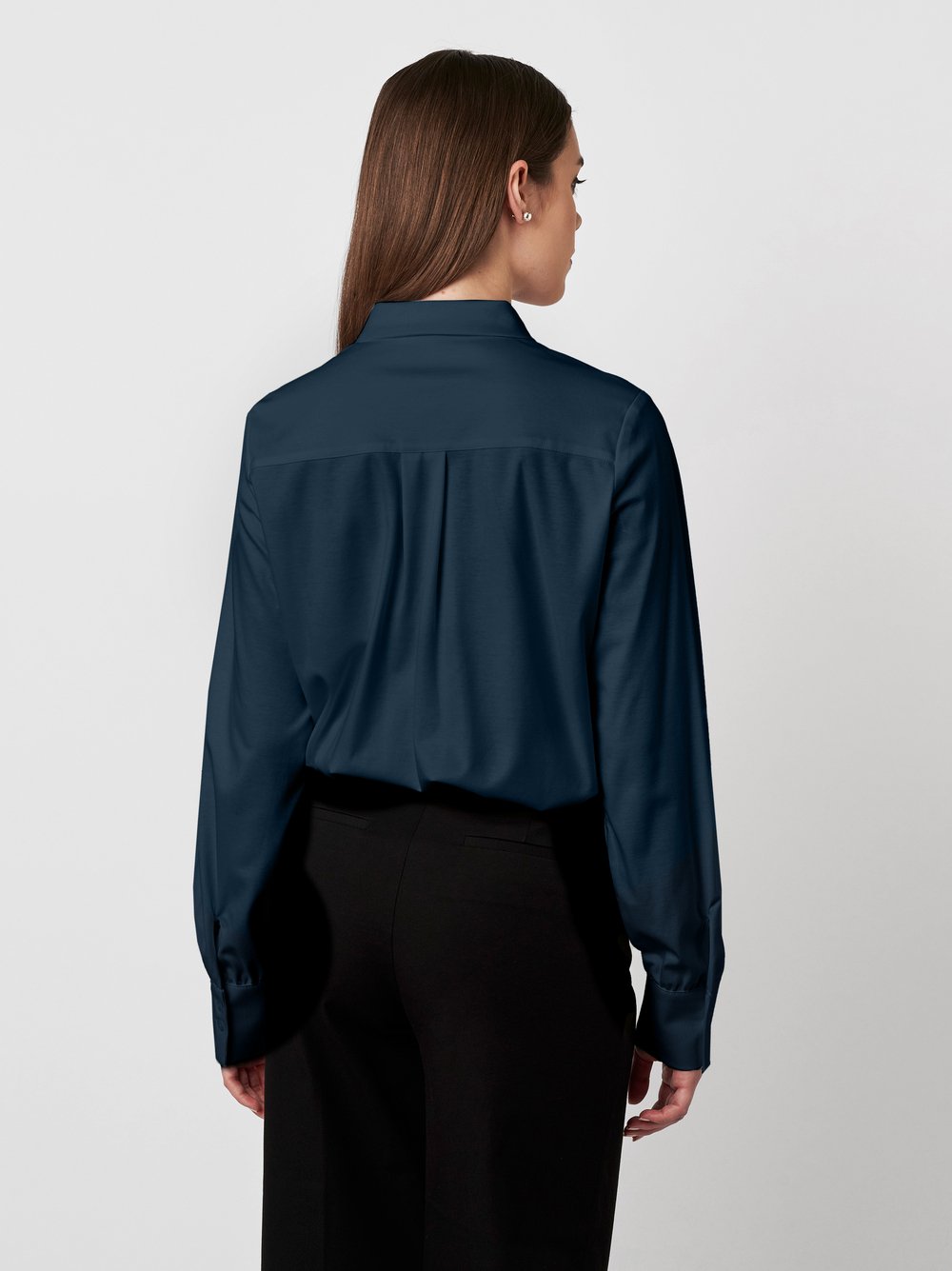 Blouse Lizzy navy rear view Blouse Lizzy navy rear view