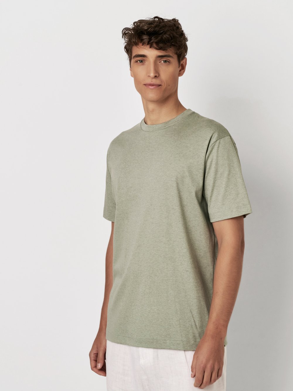 Style »T-Shirt« light olive piquè