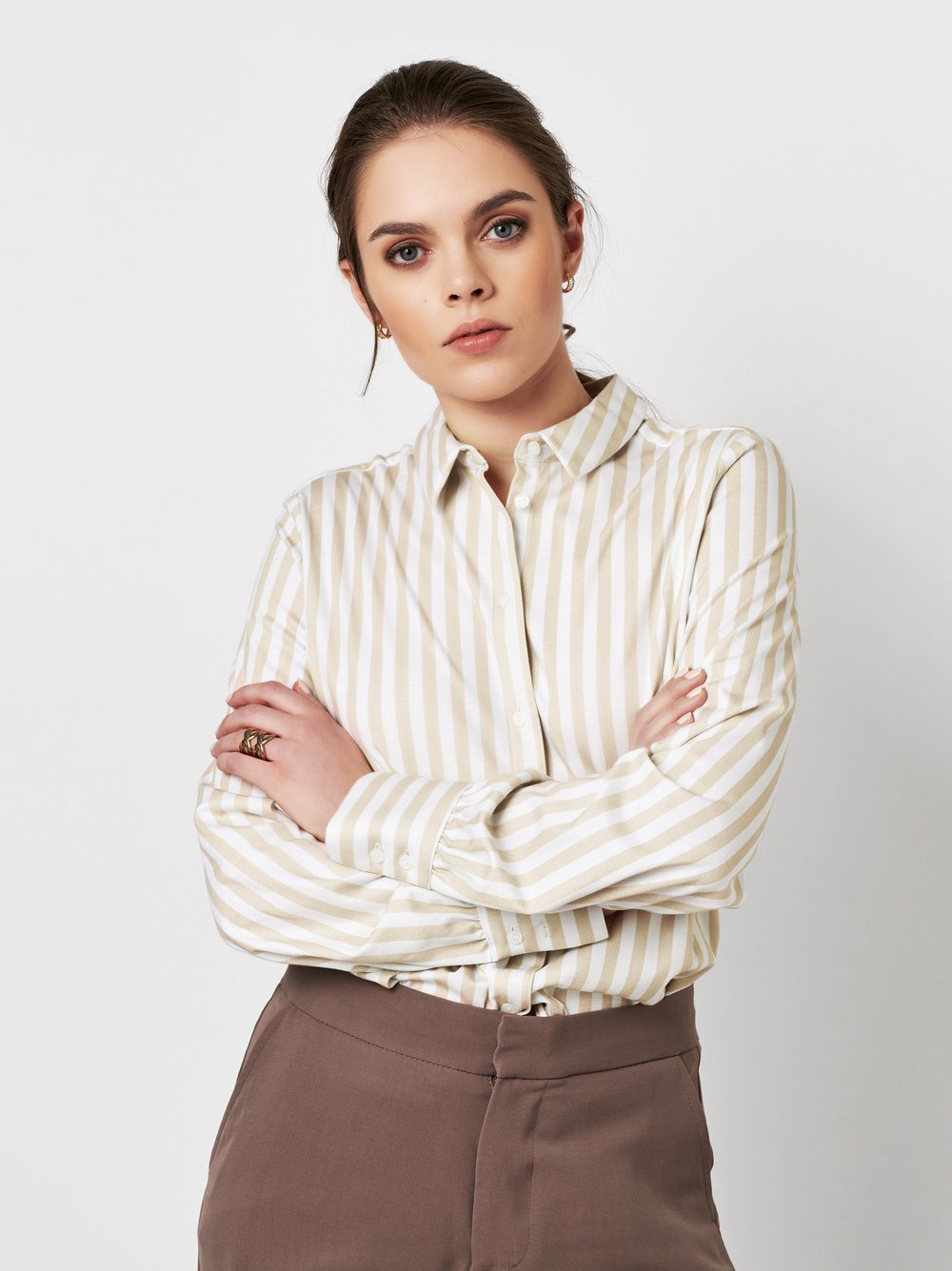 Bluse Lizzy creme bold stripes Vorderansicht Bluse Lizzy creme bold stripes Vorderansicht