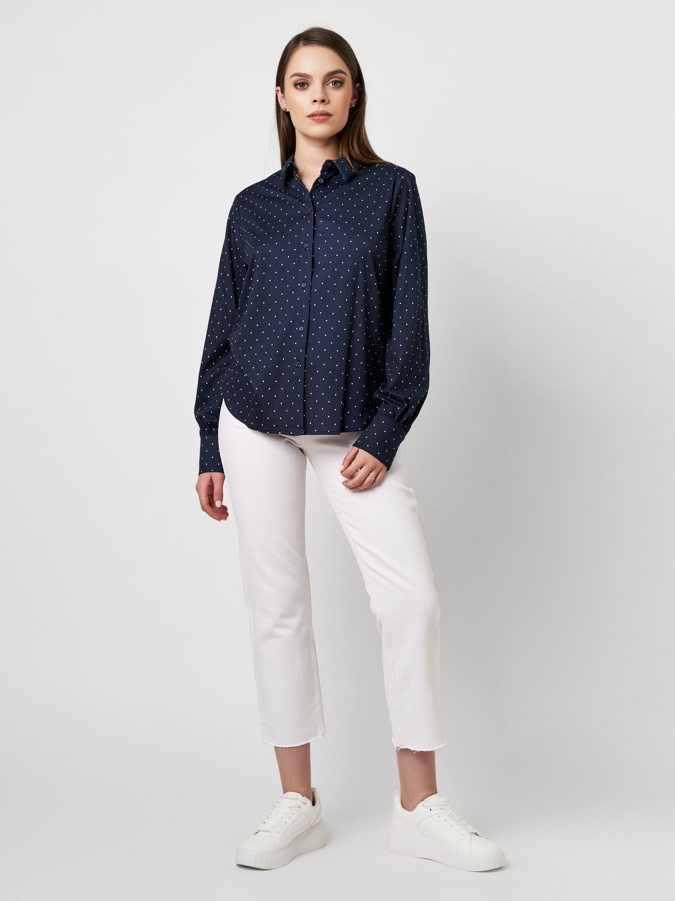 Bluse Lizzy navy with white dots Outfitansicht Bluse Lizzy navy with white dots Outfitansicht