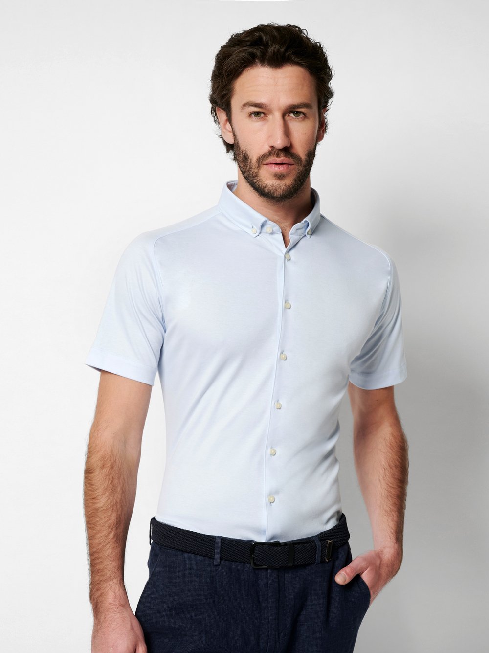 Hemd Modern Button Down solid blue Vorderansicht