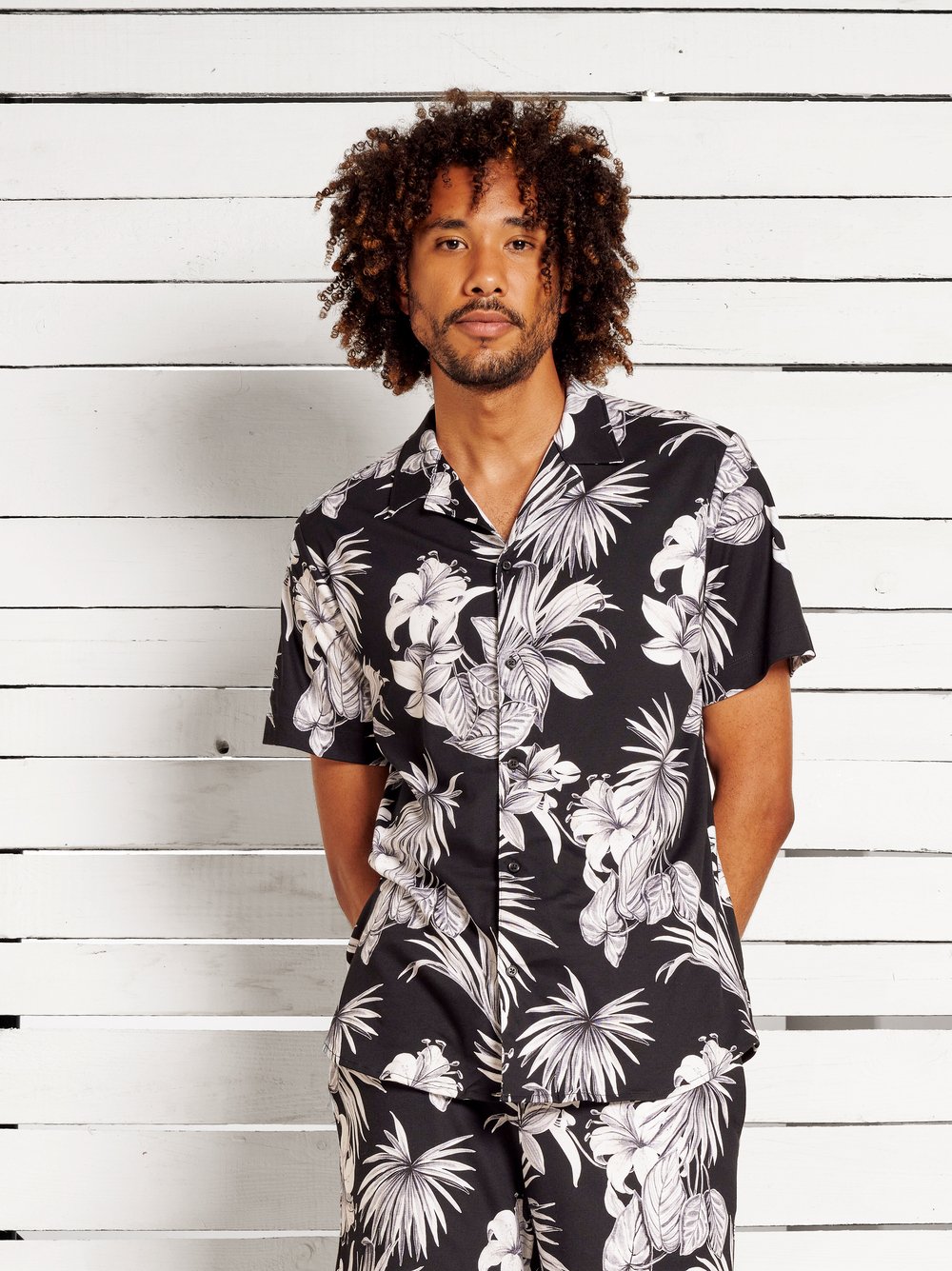 Shirt | Style »Casual Lido« black hawaiian flower