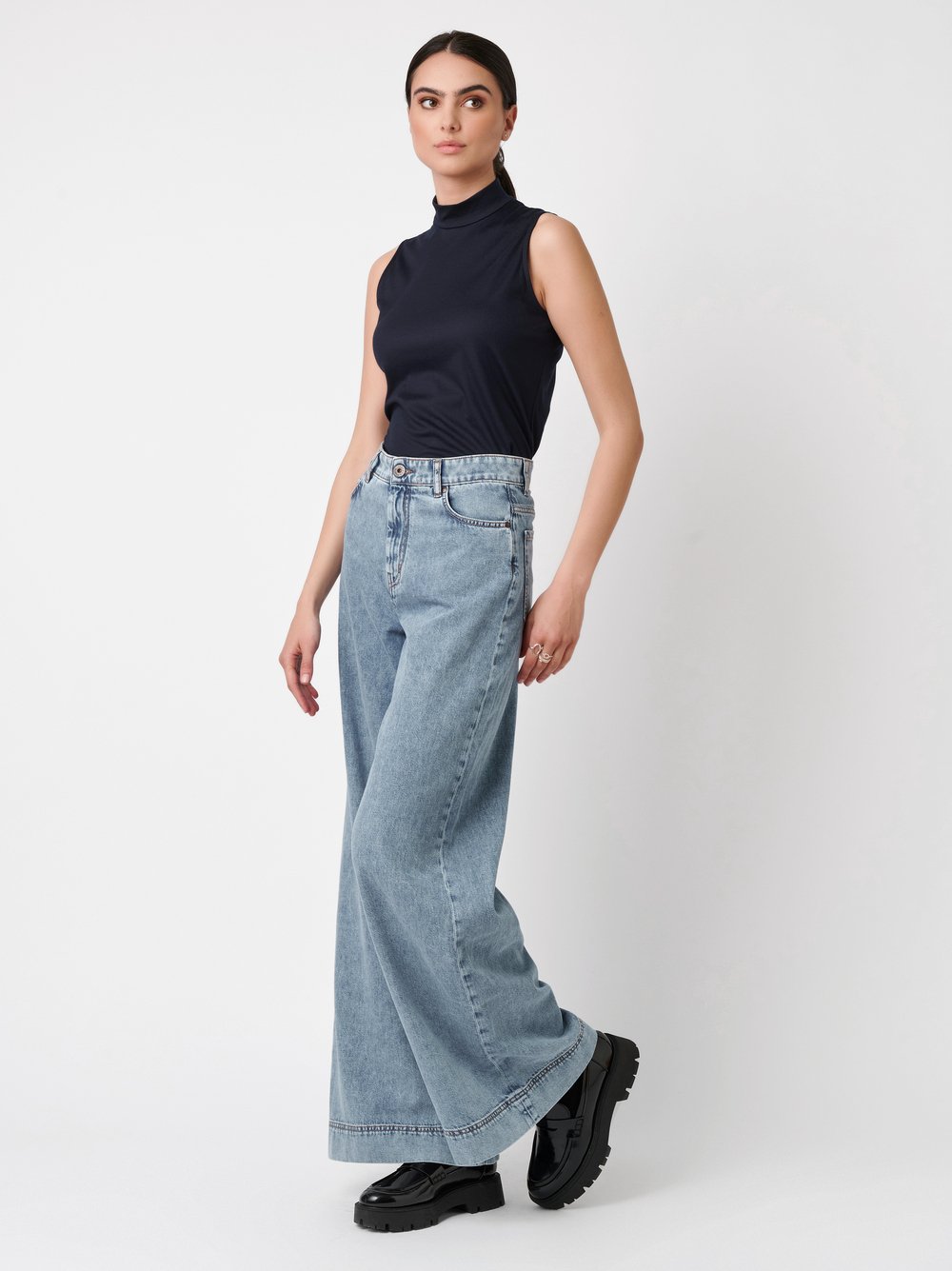 Top Alea navy outfit view