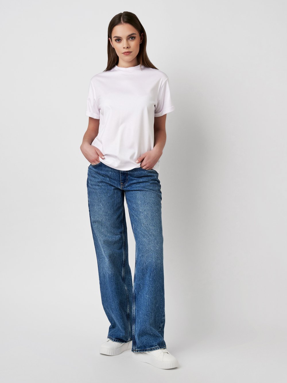 Shirt Alexa white outfit view Shirt Alexa white outfit view