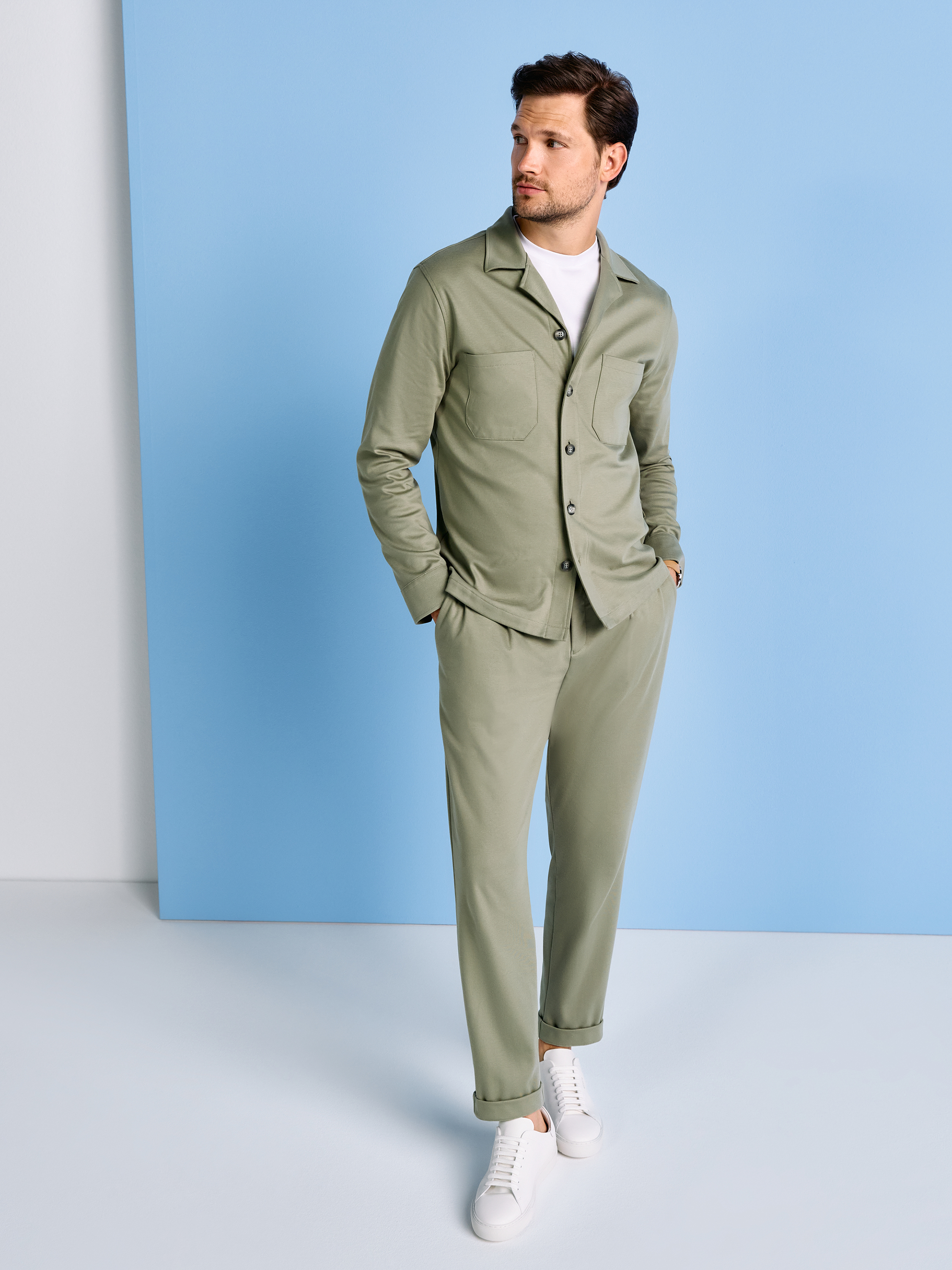 Mens shirt casual overshirt revers in solid green, outfit view worn by model