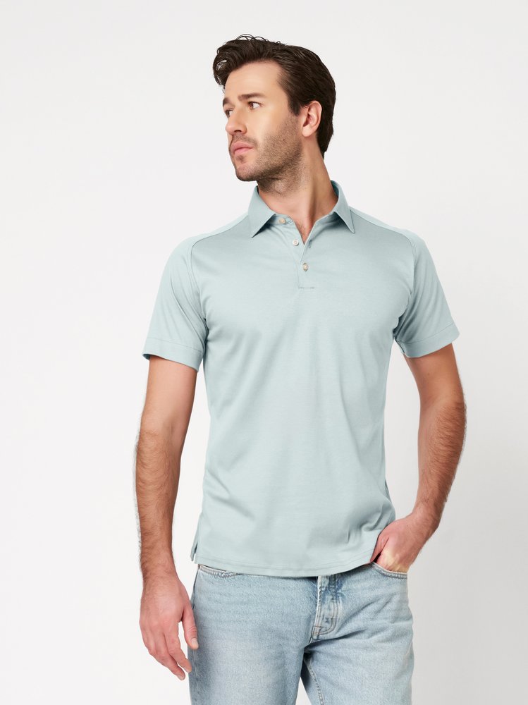 Herrenpolo Casual Kent in green pique, Frontansicht am Model getragen