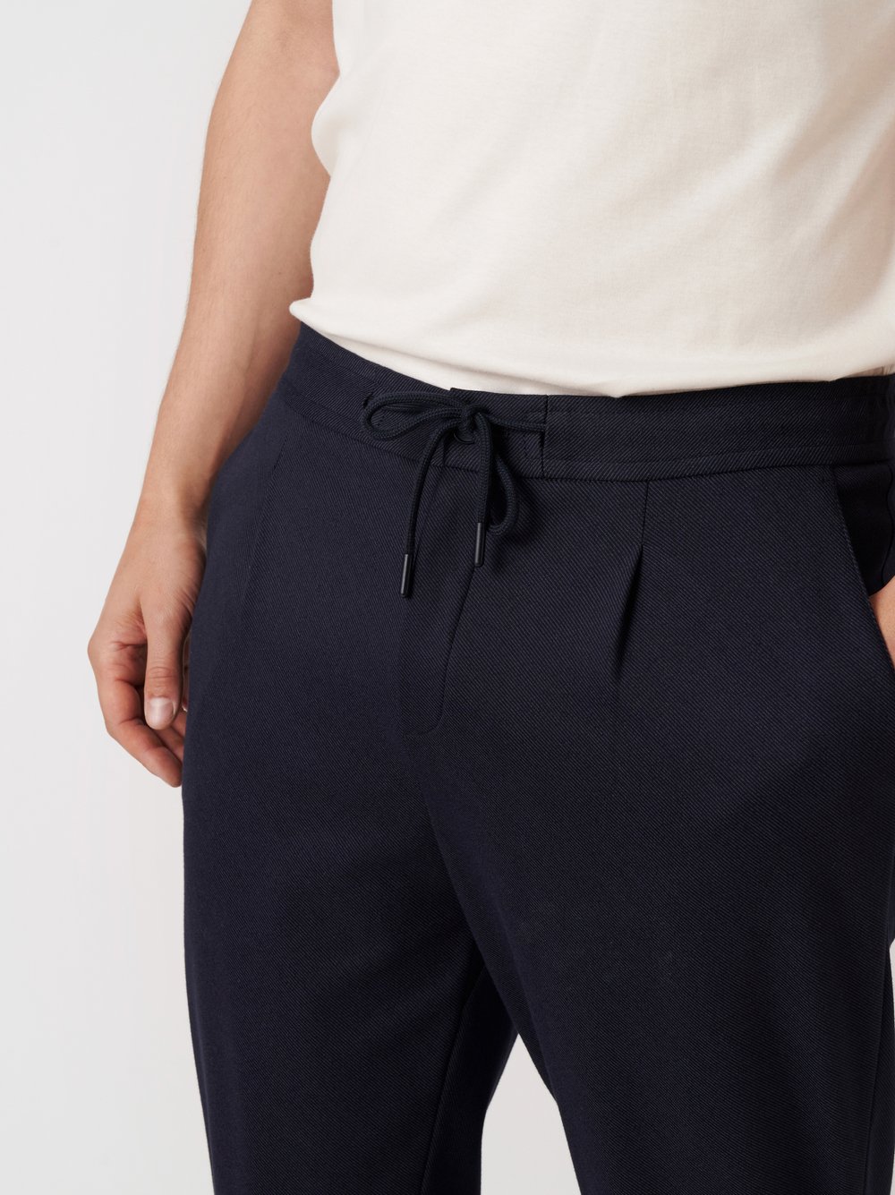 Herrenhose Casual Pants in dark navy twill, Detailansicht