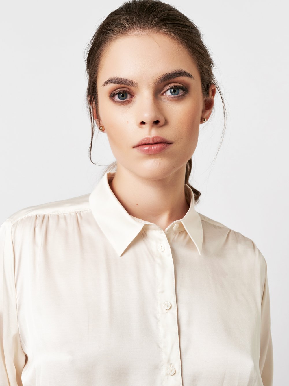 Blouse Lena cream detail view