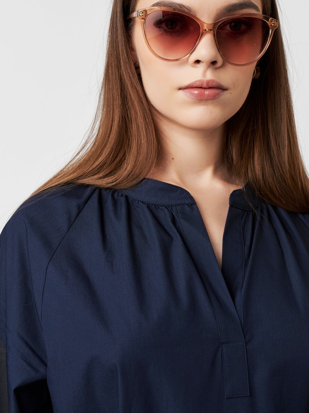 Kleid Niki solid navy Detailansicht Kleid Niki solid navy Detailansicht