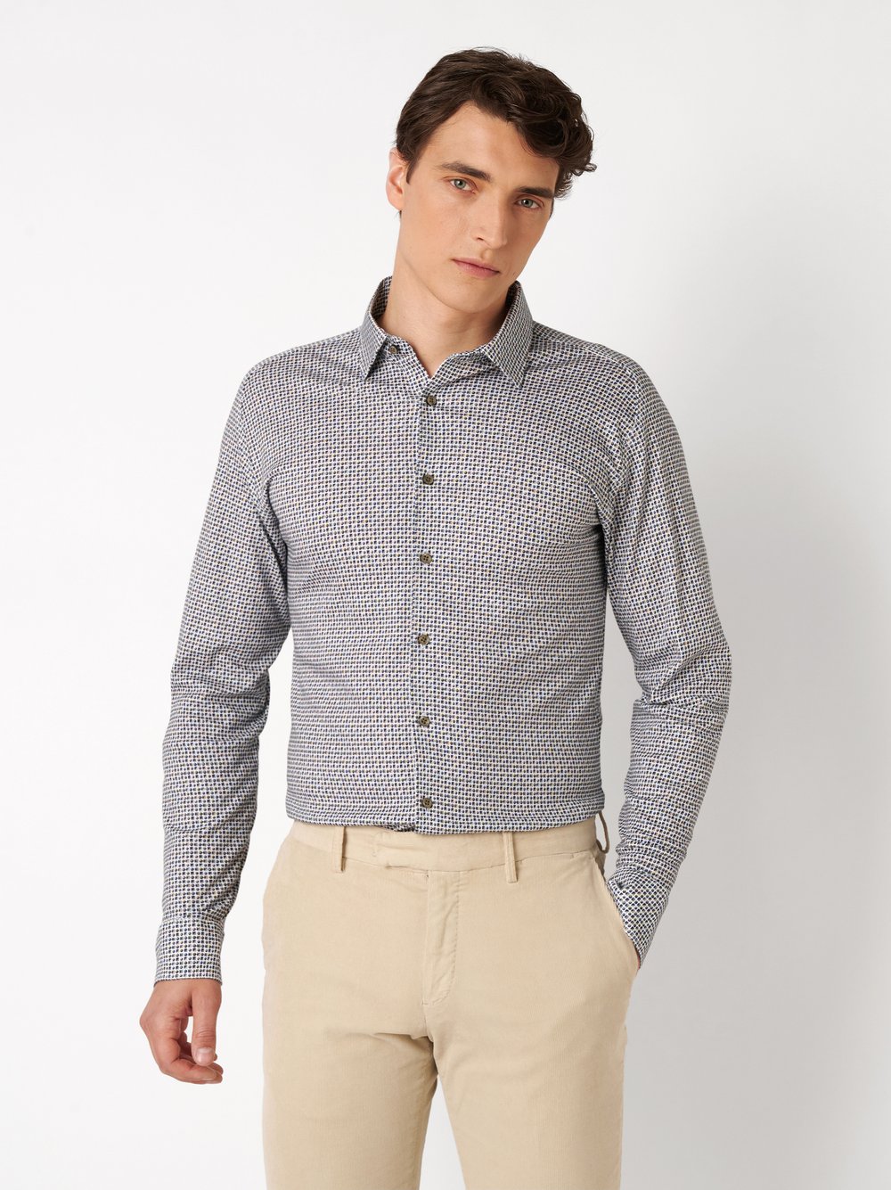 Mens shirt casual kent in green circles squares, front view worn by model