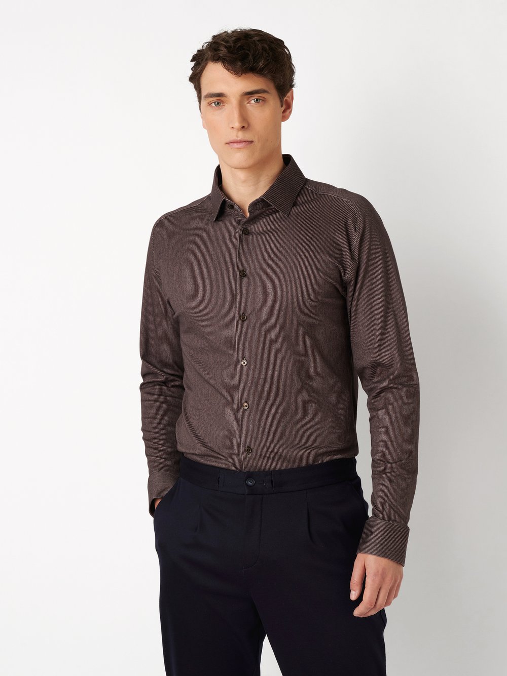 Mens shirt casual kent in dark wood corduroy, front view worn by model