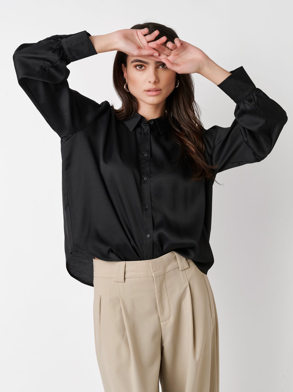 Blouse Lena black front view