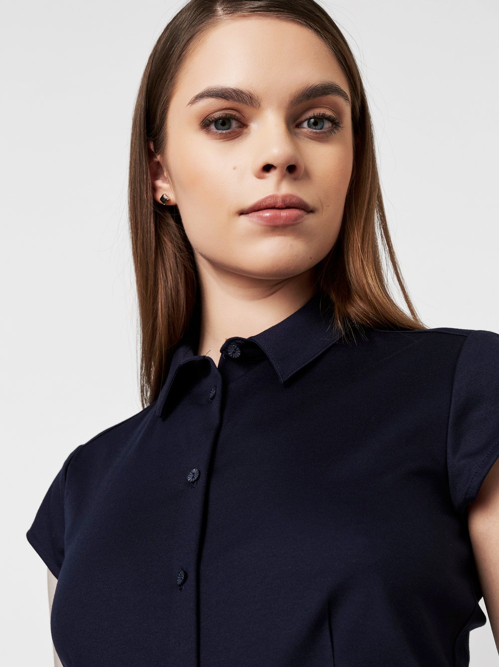 Blouse Pia solid midnight blue detail view Blouse Pia solid midnight blue detail view
