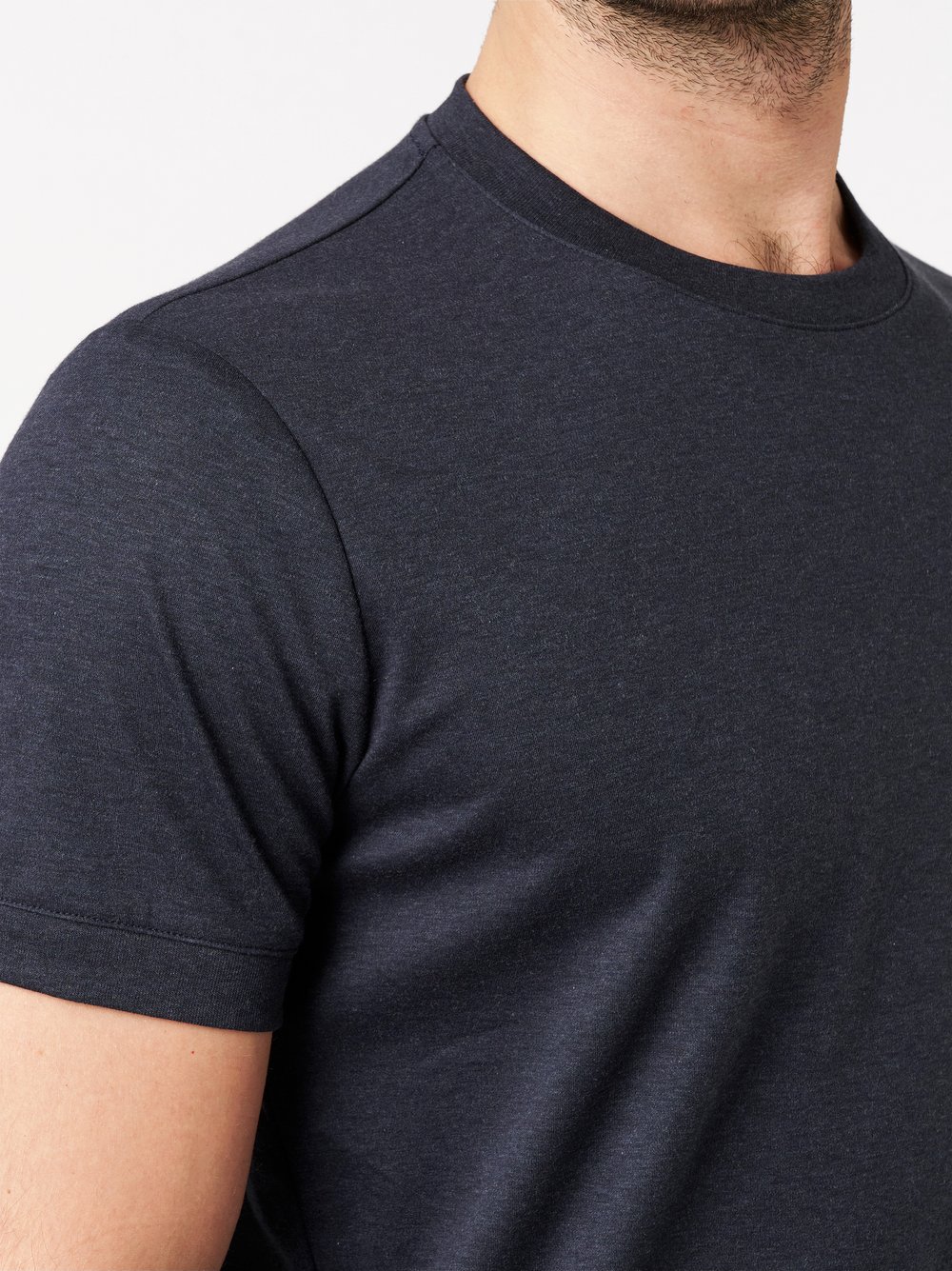 Mens T-shirt luxury roundneck in blue oxford, detail view