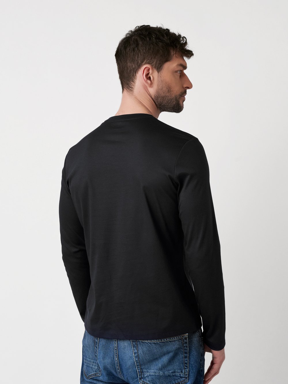 T-Shirt Casual Roundneck solid black rear view