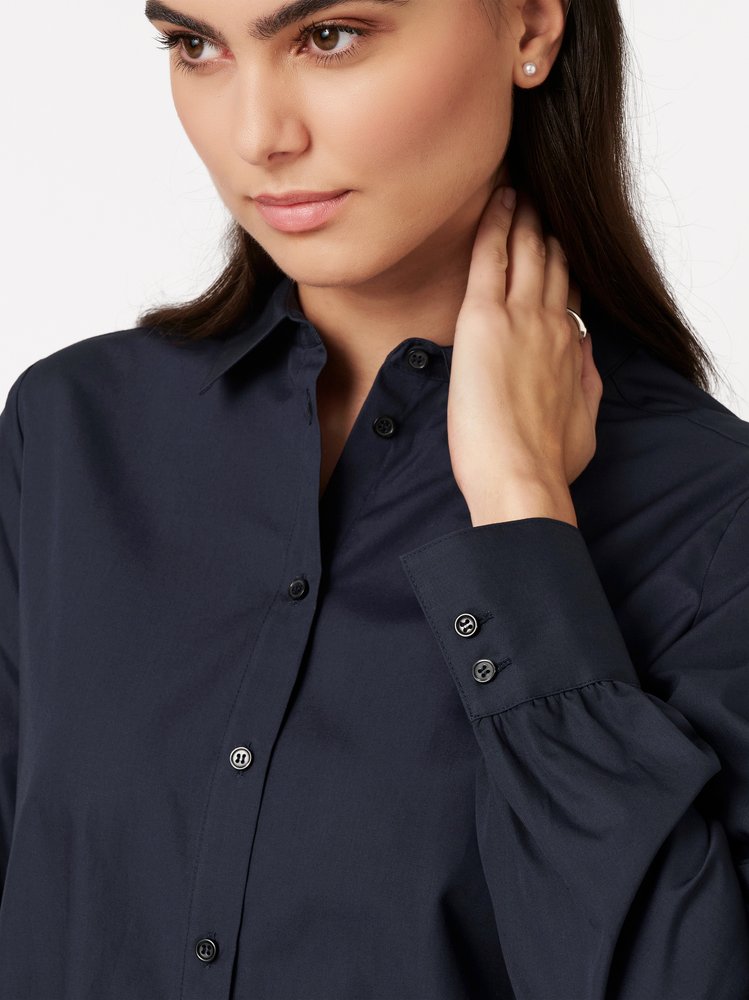 Womens blouse Lizzy in solid true navy, detail view