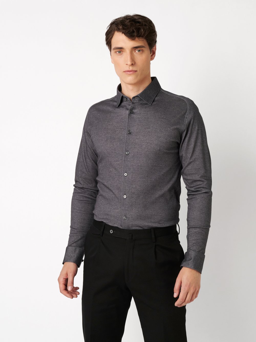 Mens shirt casual kent in anthracite twill, front view worn by model