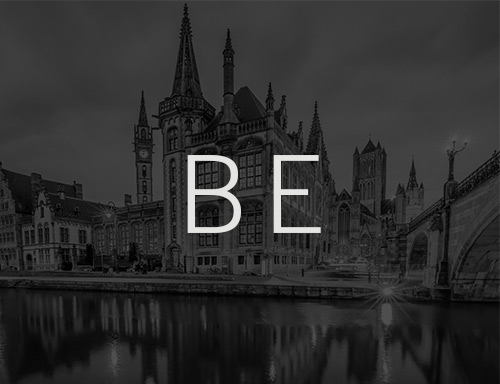 Return from Belgium – Convenient & Secure Folded DESOTO blouse on a light surface – representing a smooth return from Belgium.